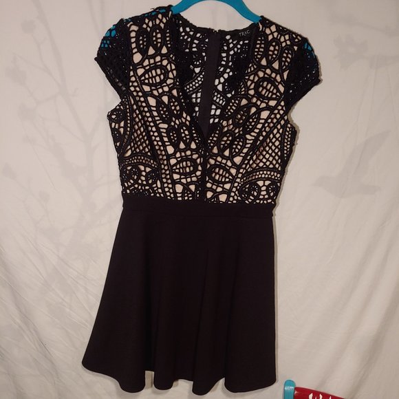 Trac Dress - Picture 1 of 6